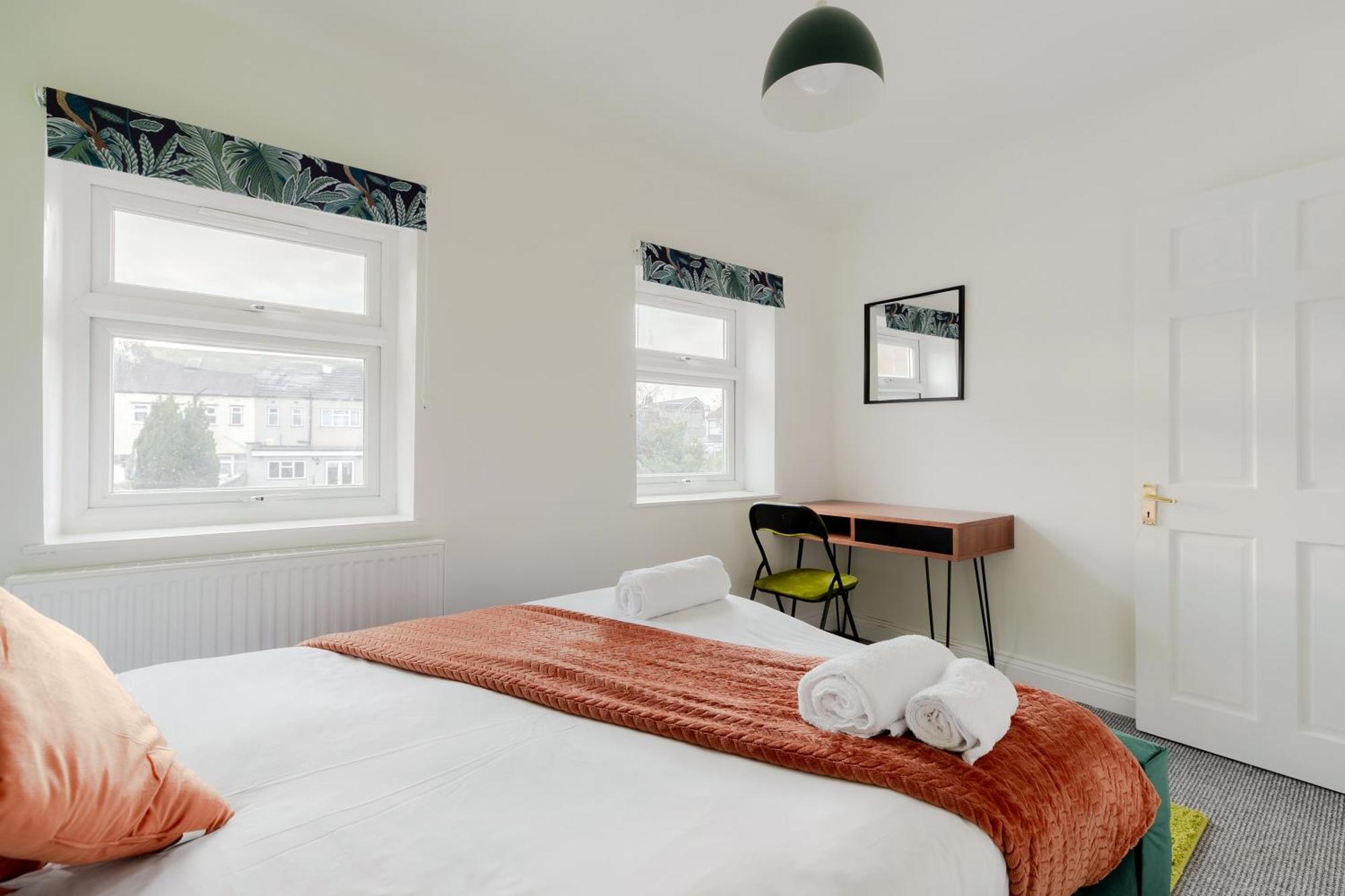 5Br House, Free Parking Offa12, Contractor, Big Families, Relocation Vila Redbridge Exterior foto