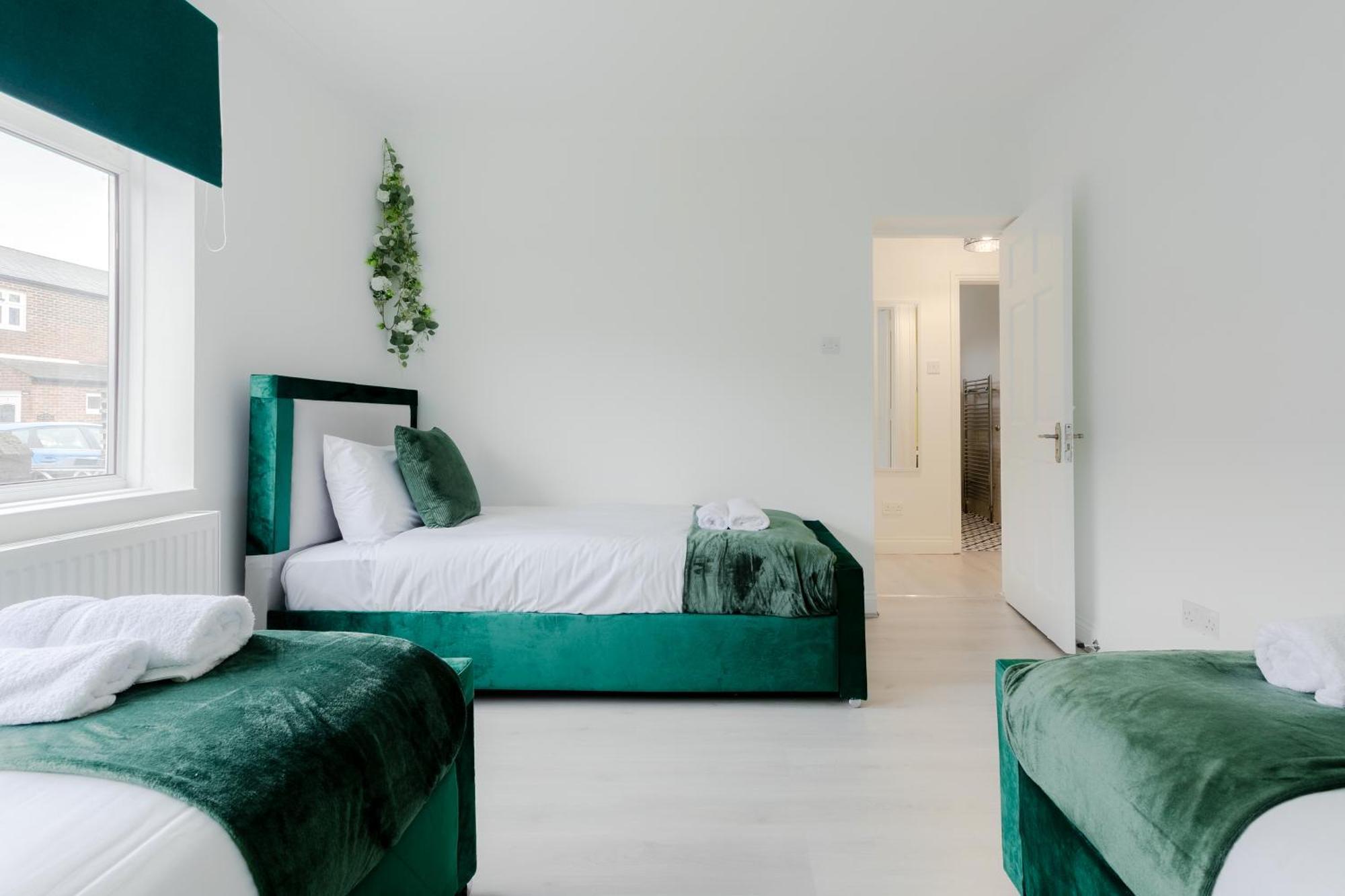 5Br House, Free Parking Offa12, Contractor, Big Families, Relocation Vila Redbridge Exterior foto